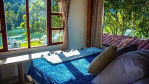 Classic Double Room | Bed sheets - Aw Guatape Glamping Resort  (San Vicente)