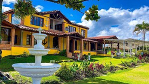 Front of property - Aw Guatape Glamping Resort  (San Vicente)