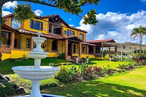 Front of property - Aw Guatape Glamping Resort (San Vicente)