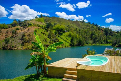 Aw Guatape Glamping Resort 