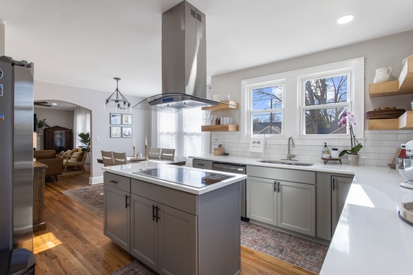 Frigorífic, microones, forn i placa de cuina