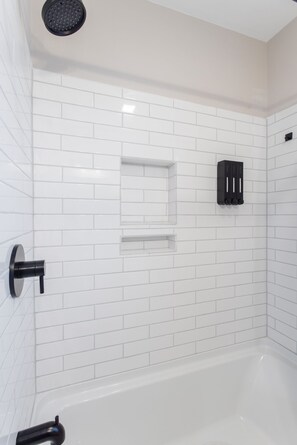 Amenidades de baño ecológicas, secadora de cabello, bidet, toallas 