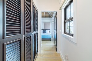 3 bedrooms, iron/ironing board, free WiFi, bed sheets - Casa Serena + The Pool Club @ Mahogany Bay (San Pedro)