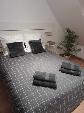1 habitación, wifi y ropa de cama