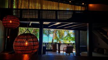 Luxury Room | In-room safe, desk, laptop workspace, blackout drapes