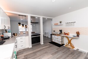 Fridge, microwave, oven, stovetop - Family Mountain Escape • Views • Fire Pit • Near Homestead (Hot Springs)