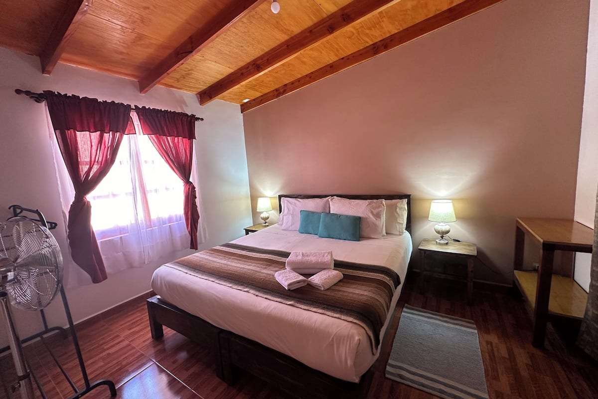 1 bedroom, down duvets, free WiFi, bed sheets