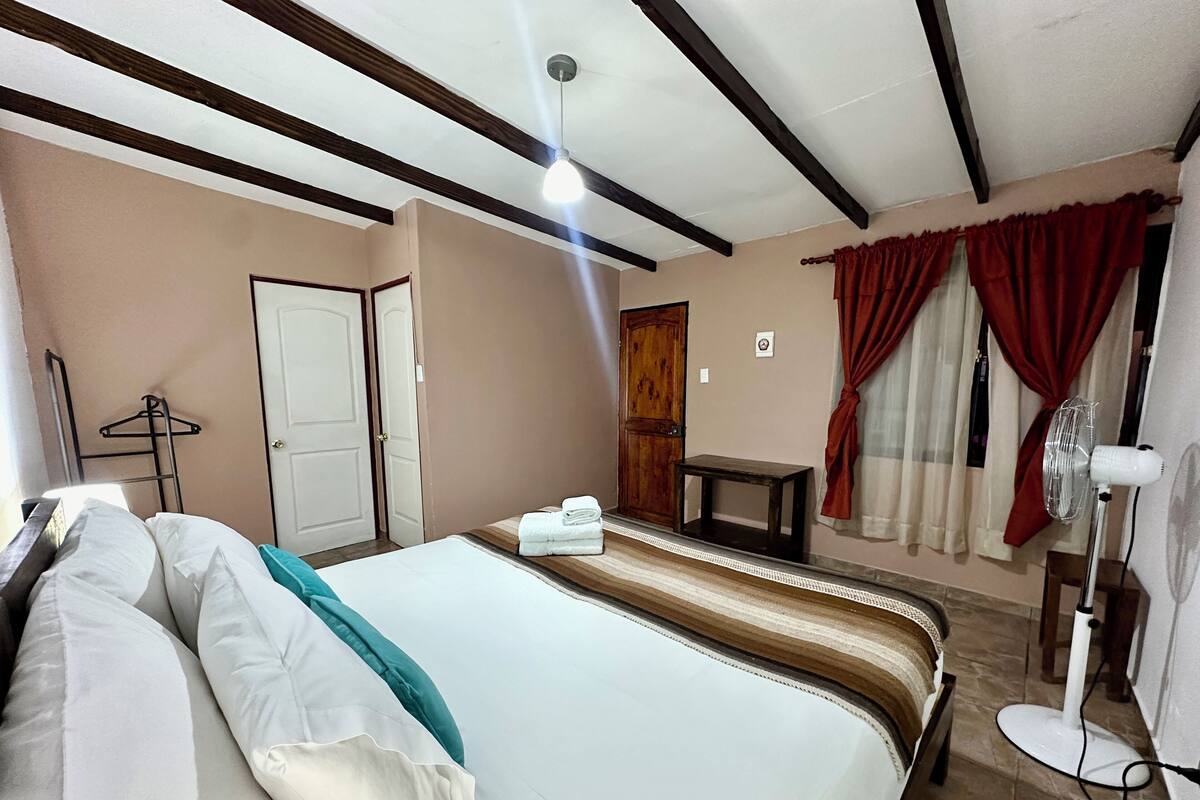 Deluxe-Zimmer | Daunenbettdecken, kostenloses WLAN, Bettwäsche
