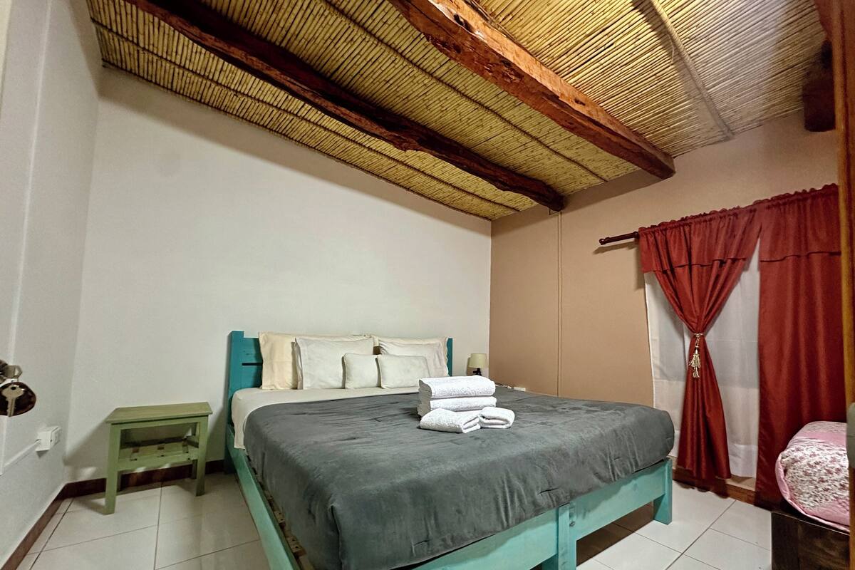 1 bedroom, down duvets, free WiFi, bed sheets
