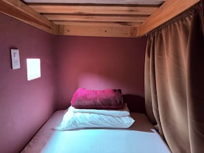 Economy Shared Dormitory | Wi-fi percuma, cadar katil 