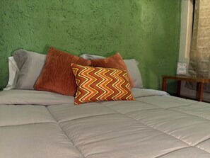 Chambre économique double | Accès au Wi-Fi (inclus), literie fournie