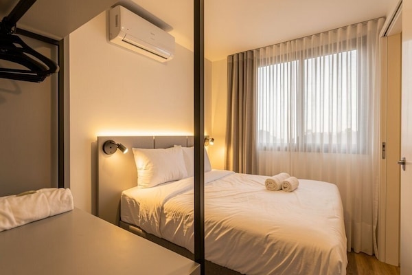 Leilighet – basic | Skrivebord, wi-fi (inkludert) og sengetøy