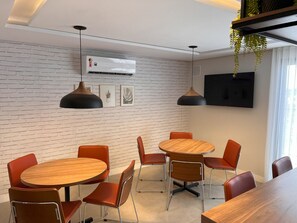Dining - Easy Life Campus PUC by Xtay (Curitiba)