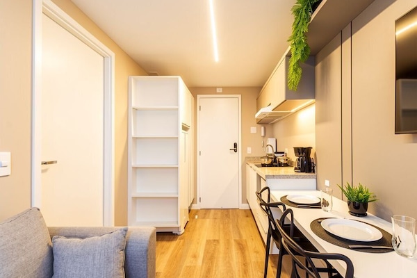 Apartment | Dapur peribadi | Ketuhar gelombang mikro, alat memasak/pinggan mangkuk/perkakas dapur