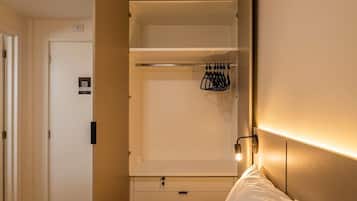 Estudio | Escritorio, wifi gratis, ropa de cama