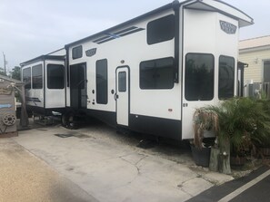 Exterior - Relax in the Keys (Marathon)