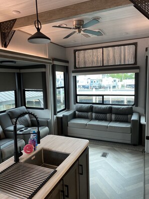 Interior - Relax in the Keys (Marathon)