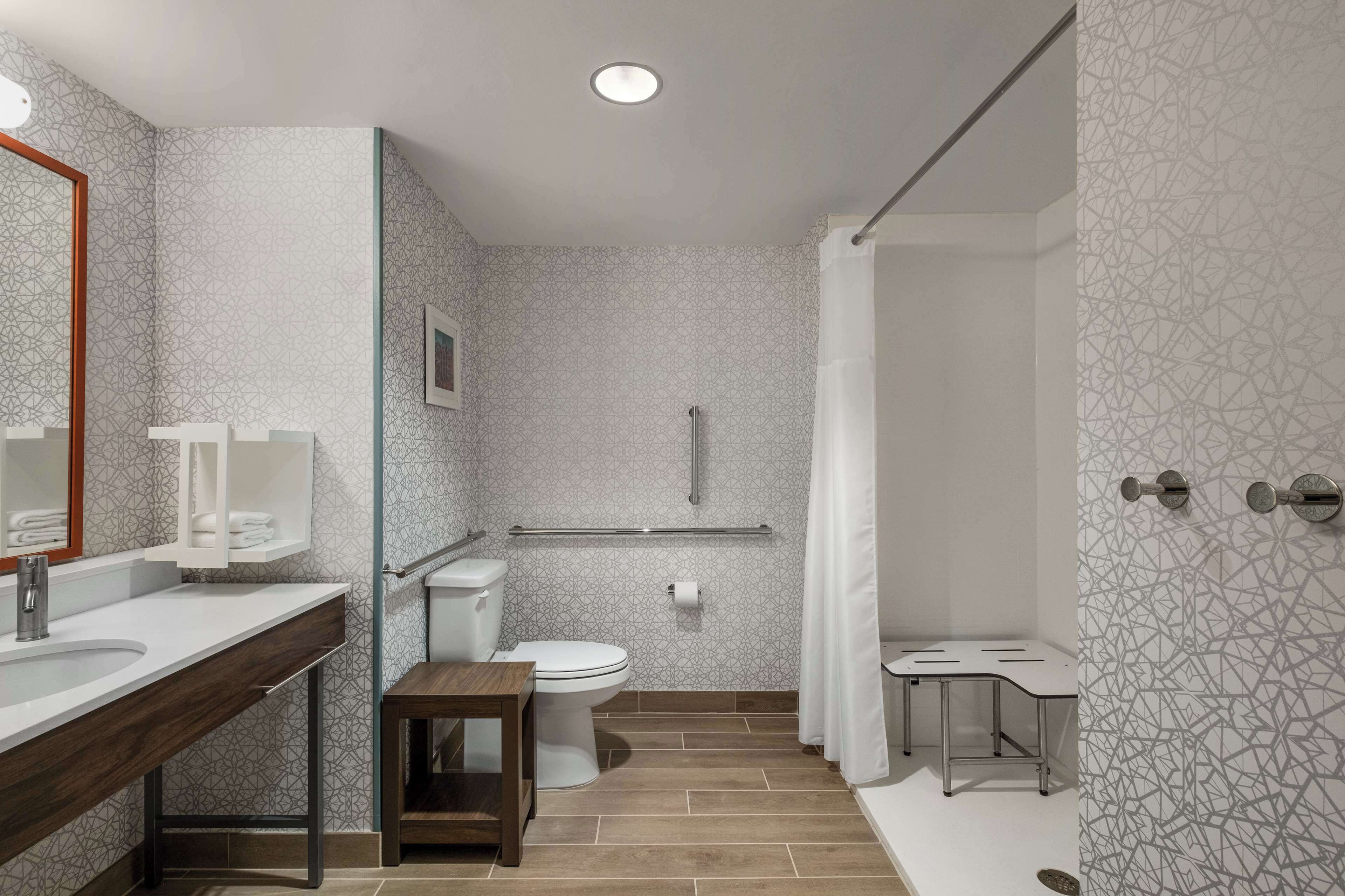 Photo - Hampton Inn Austin East Side 5th Street