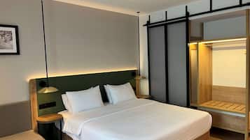 In-room safe, desk, iron/ironing board, free WiFi