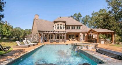 Tennessee Modern Manor