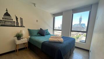 Classic-huoneisto | Yksilöllisesti kalustettu, työpöytä