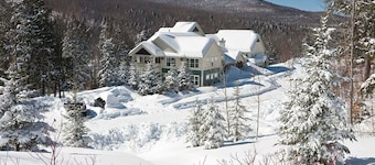Smugglers Notch Awarded #1 Resort in the East by SKI Magazine 2023 3BR/2BA Delux