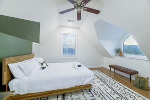 5 bedrooms, desk, iron/ironing board, free WiFi