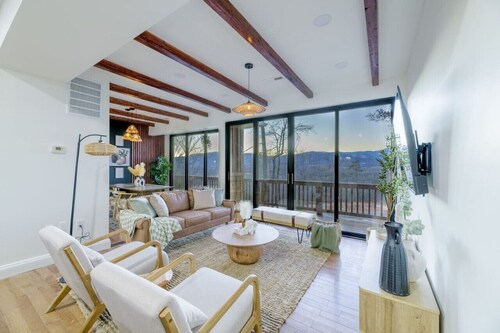 The Ridgetop Hideaway