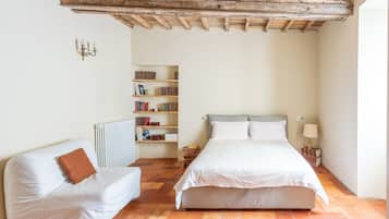 2 habitaciones, tabla de planchar con plancha, wifi y ropa de cama