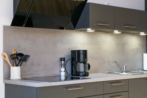 Kühlschrank, Ofen, Herdplatte, Geschirrspüler