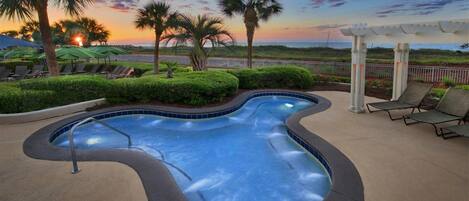 室內泳池、室外泳池