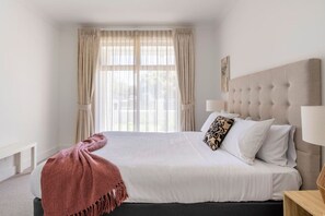 6 makuuhuonetta, työpöytä, silitysrauta/-lauta, Wi-Fi