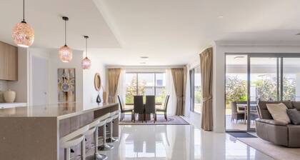 Modern Mansion in Lightsview | By Host Solutions