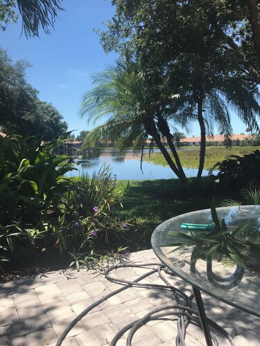 Pelican Pointe Golf & Country Club-Rare 2 Bedroom/ 2 Bath Villa