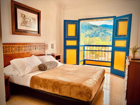 Standard Double Room | Hypo-allergenic bedding, desk, free WiFi