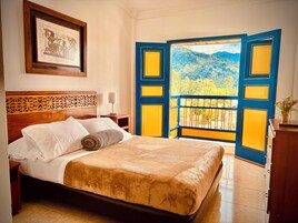 Standard-herbergi með tvíbreiðu rúmi | Ofnæmisprófaður sængurfatnaður, skrifborð, ókeypis þráðlaus nettenging