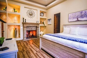 7 bedrooms, desk, iron/ironing board, travel cot - Epic Resort: Pool, Hot Tub, Pickleball & More! (Chandler)