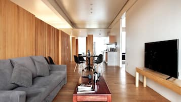 Apartamento, 3 quartos, sacada, vista para o jardim | Área de estar