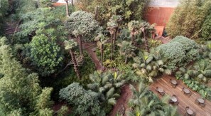 Apartment, 3 Bedrooms, Balcony, Garden View | Property grounds