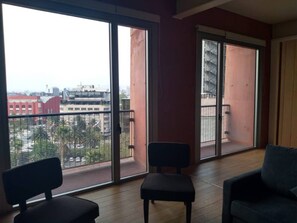 Apartment, 3 Bedrooms, Balcony, Garden View | Interior