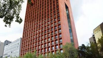 Apartamento, 3 quartos, sacada, vista para o jardim | Fachada