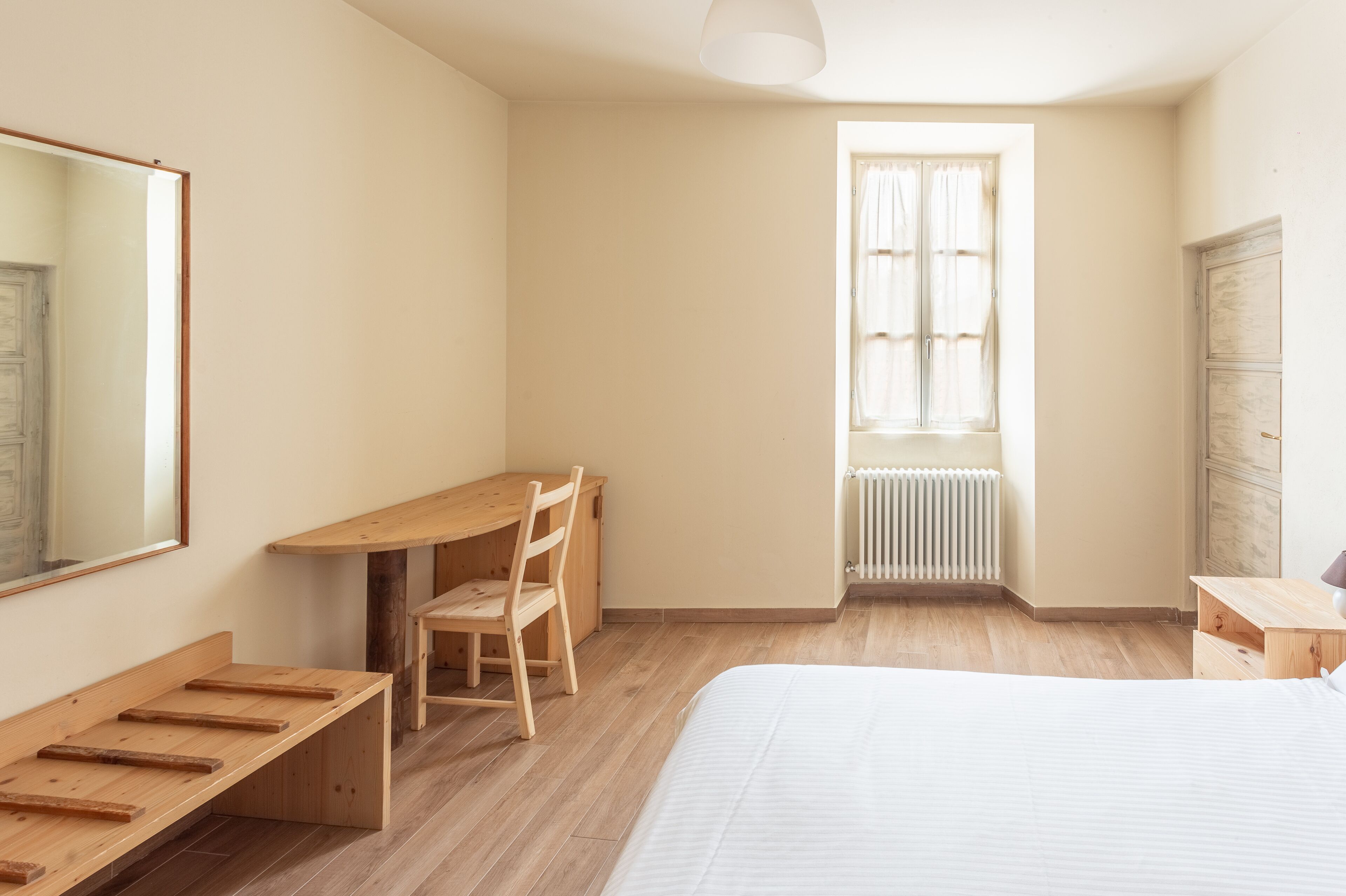 1 habitación, tabla de planchar con plancha, wifi y ropa de cama 