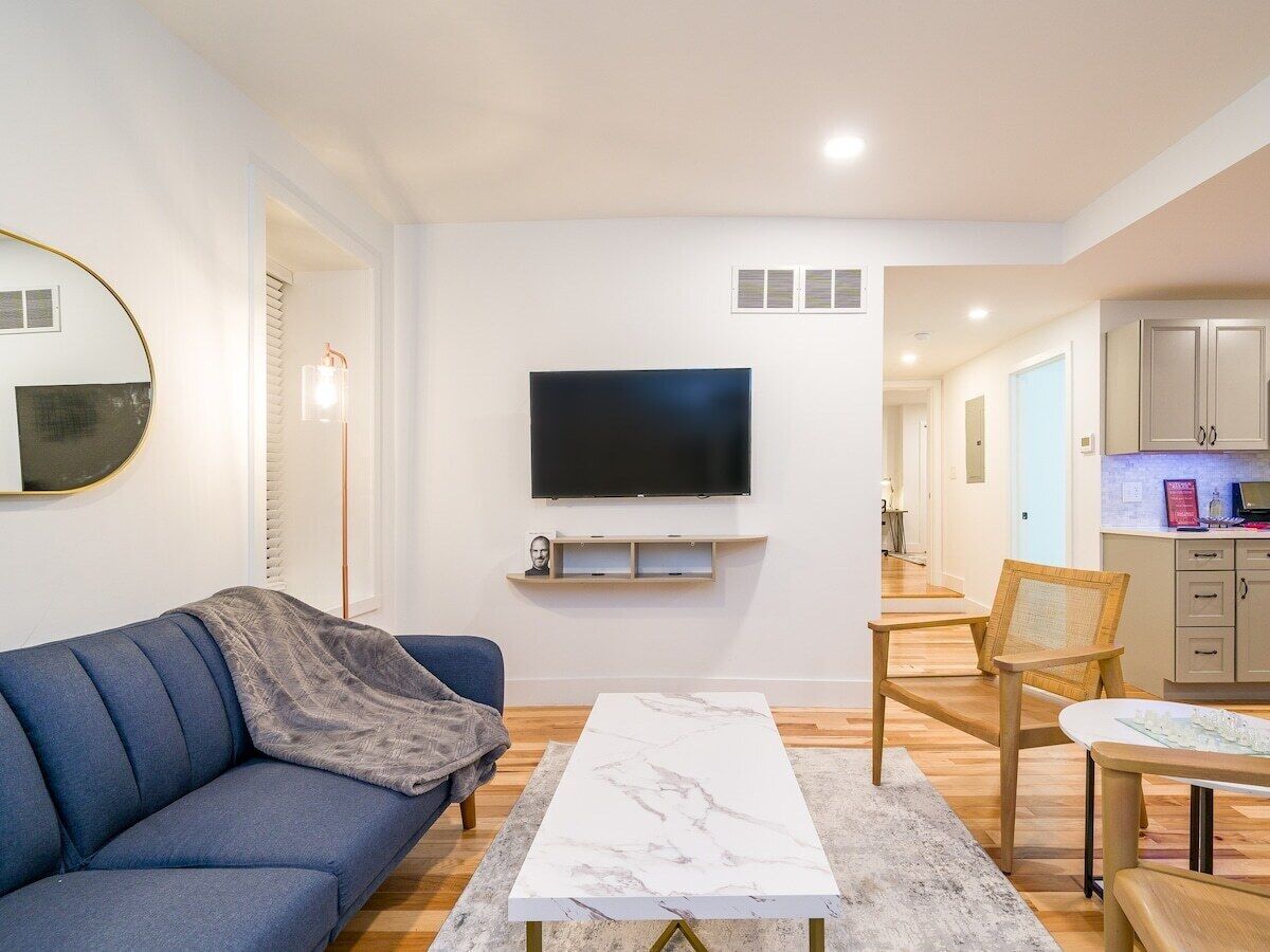 This house is a 1 bedroom(s), 1 bathrooms, located in Rochester, NY.