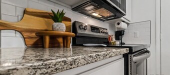 Chic Berryville Home - In Town - Day Trip to Eureka Springs & Branson
