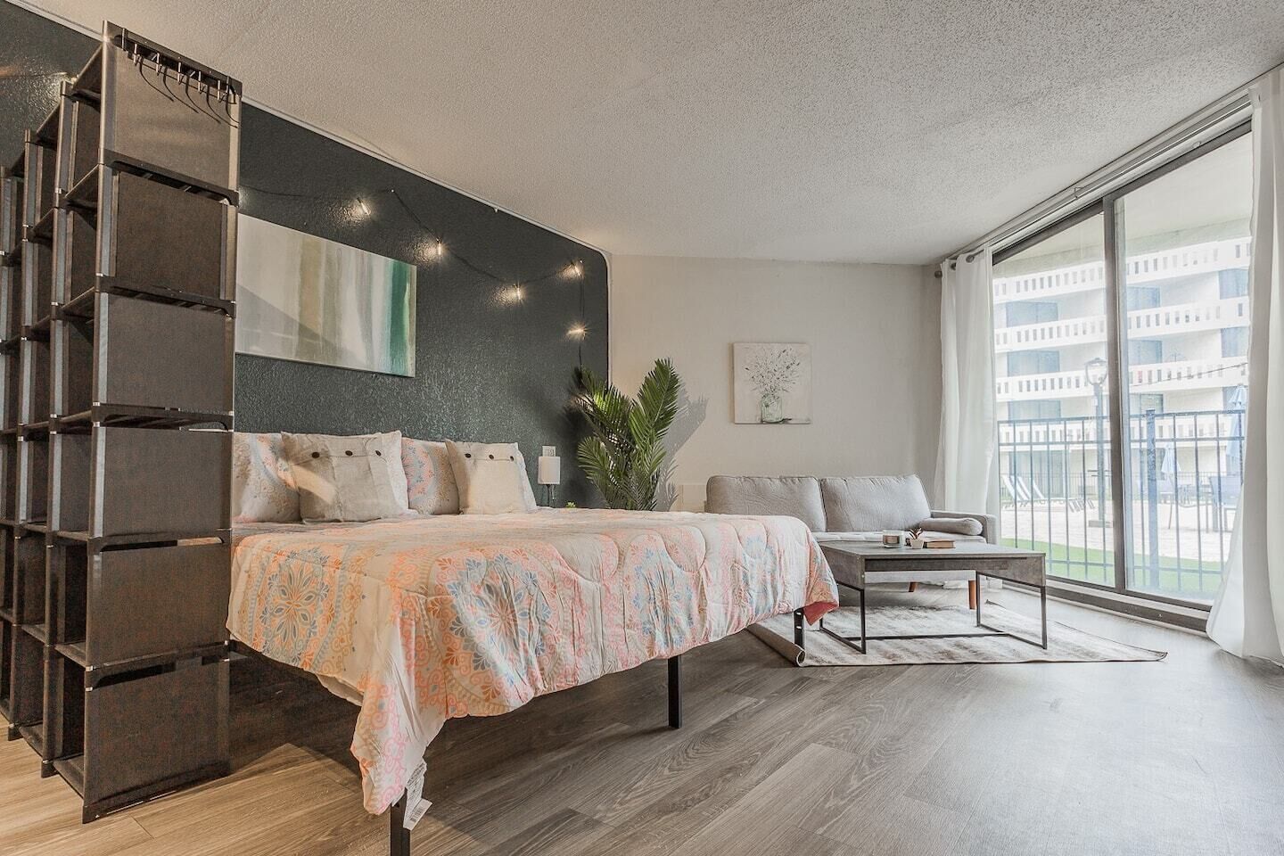 This apartment is a 1 bedroom(s), 1 bathrooms, located in Chattanooga, TN.