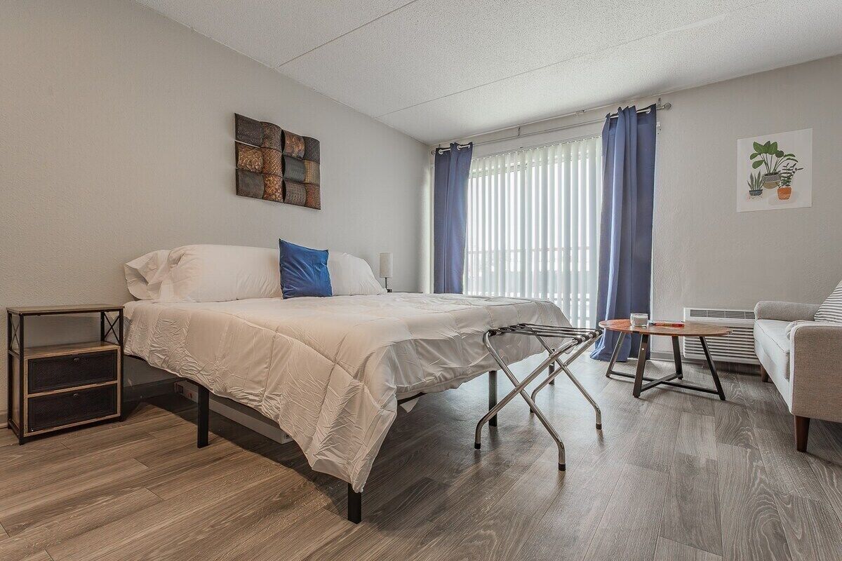 This apartment is a 1 bedroom(s), 1 bathrooms, located in Chattanooga, TN.