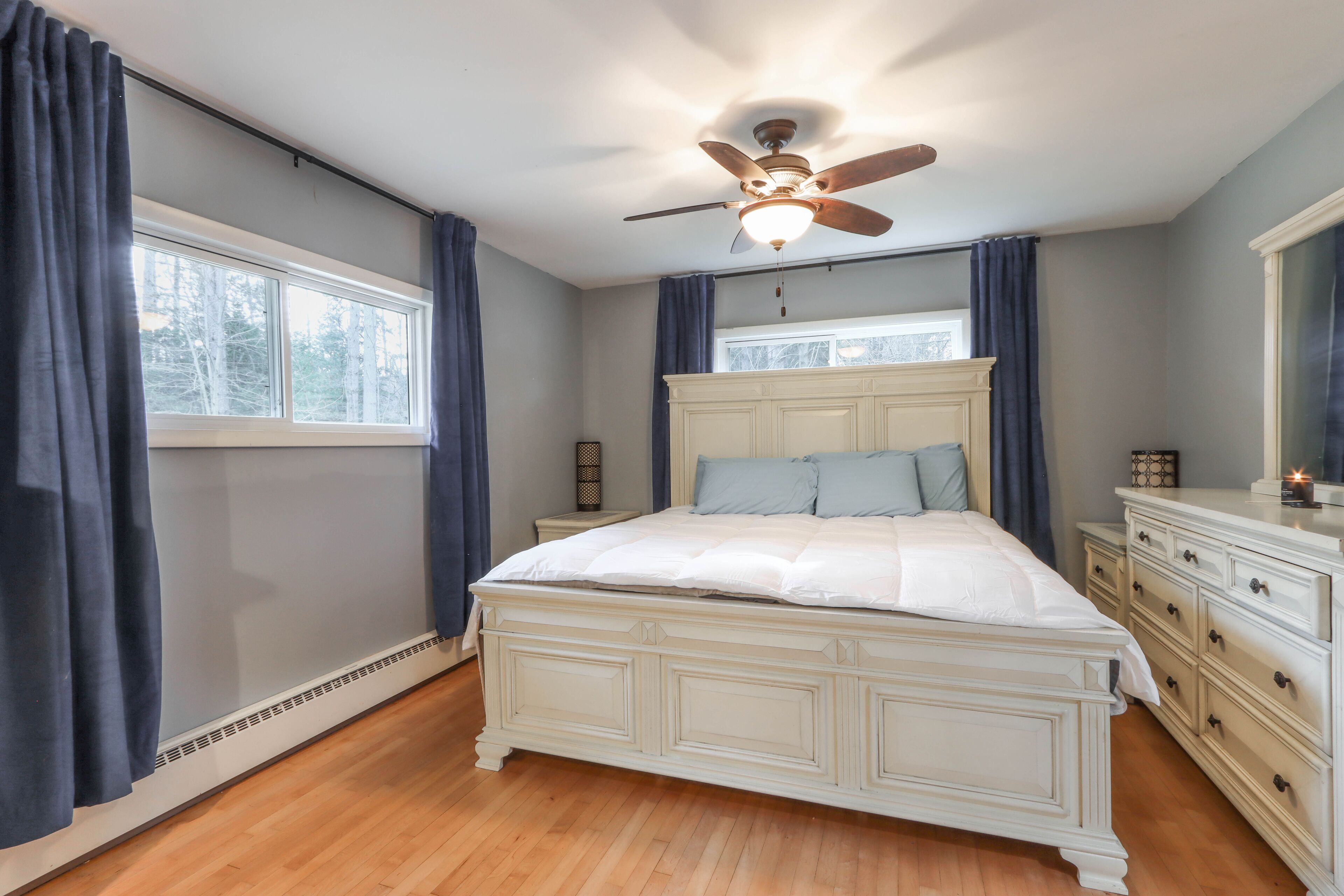 3 habitaciones, escritorio, tabla de planchar con plancha y wifi 