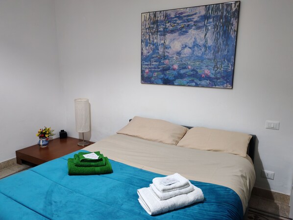 2 عدّة غرف نوم وواي فاي مجانًا وملاءات أسرّة