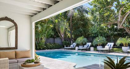 3 minutes walk to the Beach Family Vacation Home with Private Pool and Jacuzzi