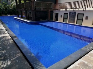 Utomhuspool